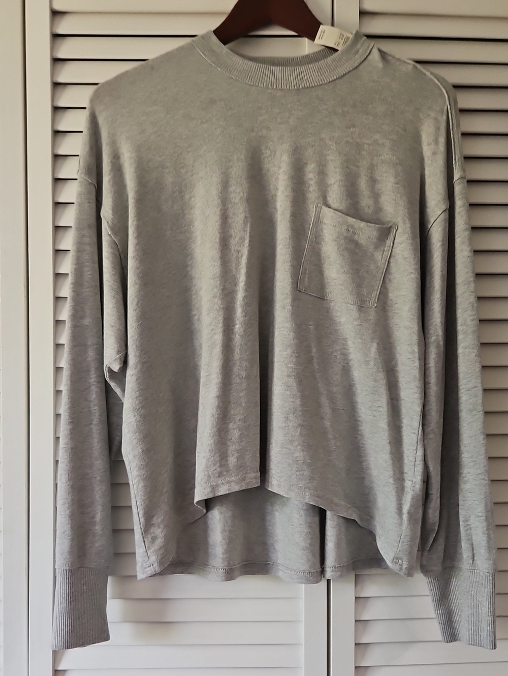 Women's Aerie Gray Long-Sleeve Crewneck Pocket Shirt XS